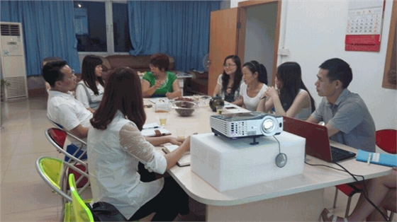 毅廷喇叭廠勇敢邁出第一步就是我們最大勝得 —牛商爭霸死黨互動學(xué)習(xí)共成長 毅廷喇叭廠勇敢邁出第一步就是我們最大勝得 —牛商爭霸死黨互動學(xué)習(xí)共成長