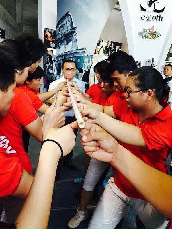 毅廷喇叭廠在恩典挑戰(zhàn)團結(jié)的力量?。?/></p><p style=